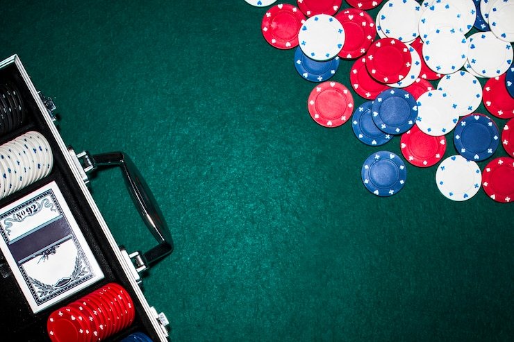 Antarmuka permainan Jewels of Prosperity di platform taruhan 77 dengan lima gulungan dan simbol permata